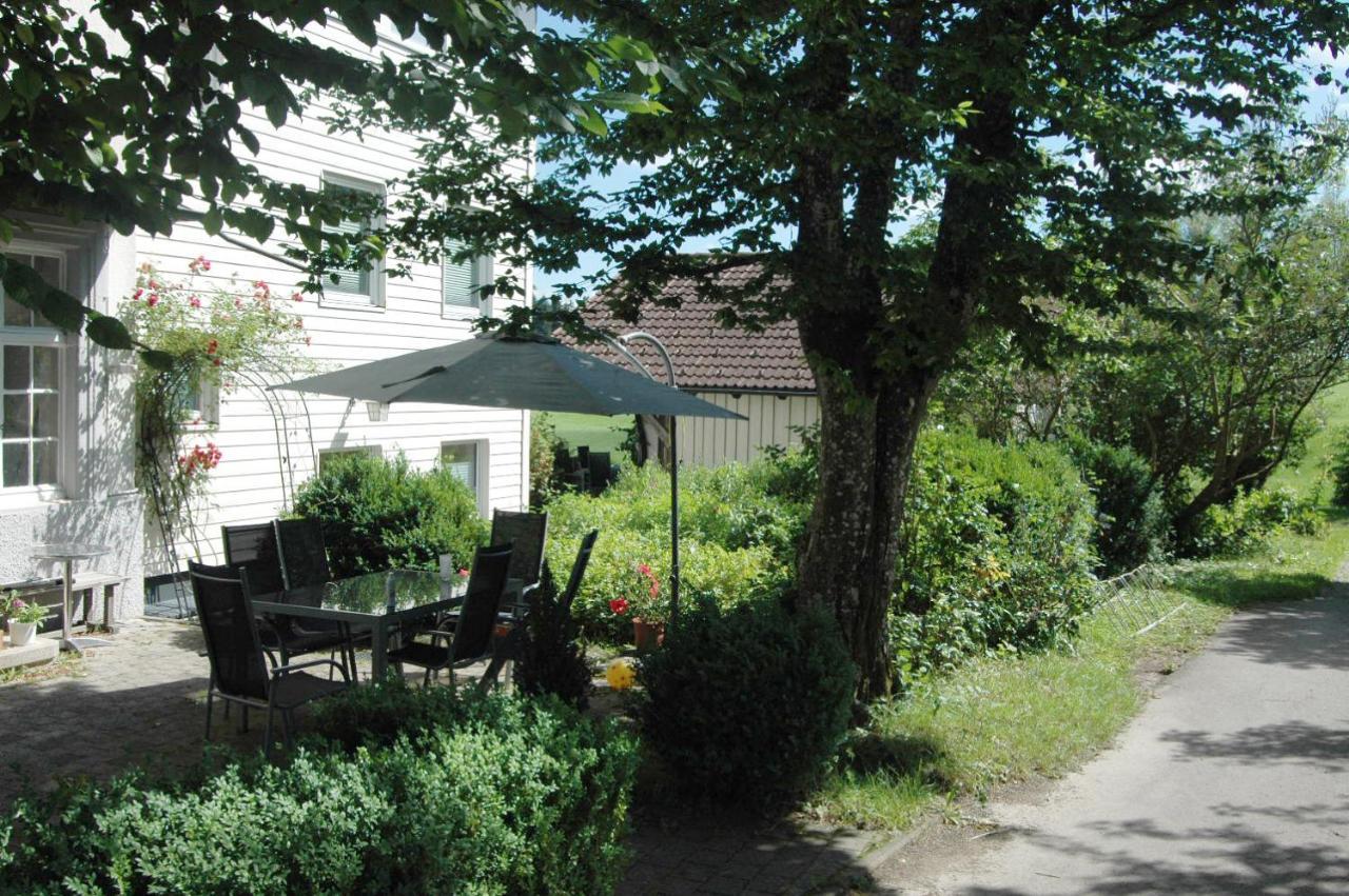 Apartamento Altes Schulhaus Argenbuhl Exterior foto
